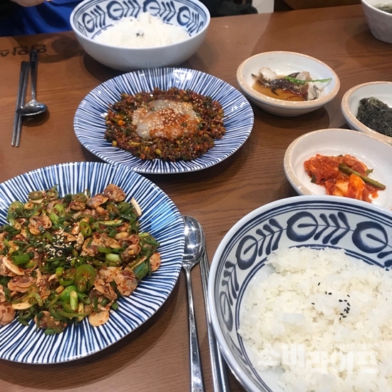 꼬막비빔밥과 꽃게살비빔밥