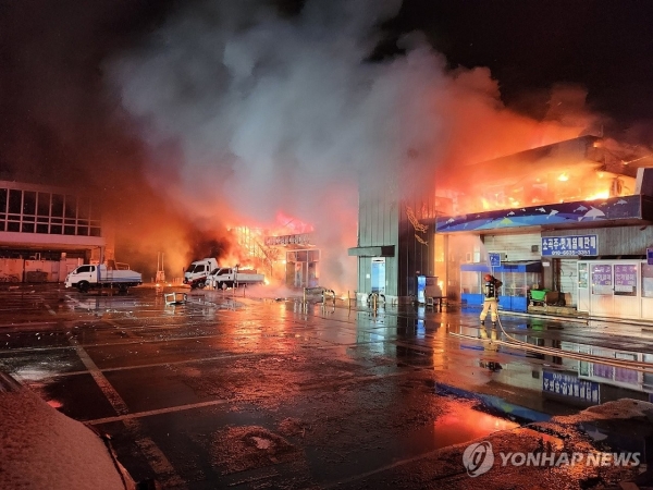 서천특화시장 화재 피해에 신속한 금융지원이 이뤄진다 (사진: 연합뉴스)